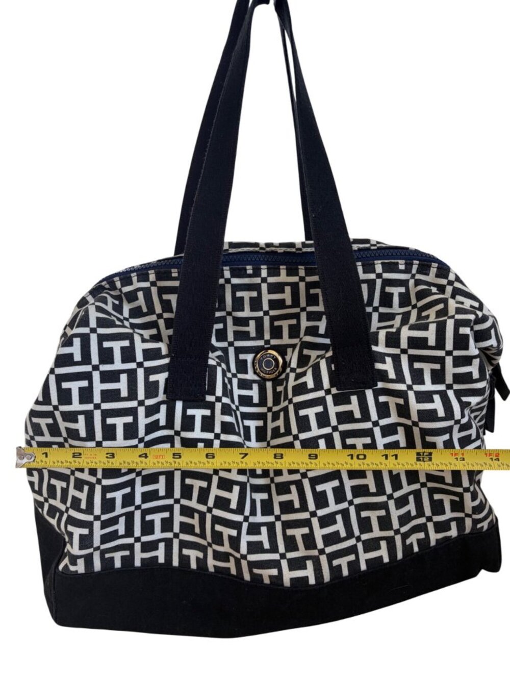 Tommy Hilfiger Black & White Monogram Tote Bag With Zip Closure - Picture 15 of 16
